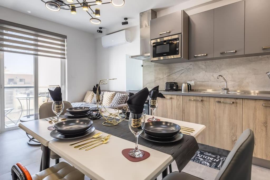 Velvet Noir Apartment By Soea Sliema Kültér fotó