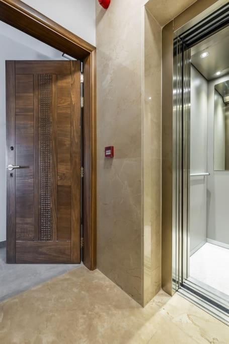 Velvet Noir Apartment By Soea Sliema Kültér fotó